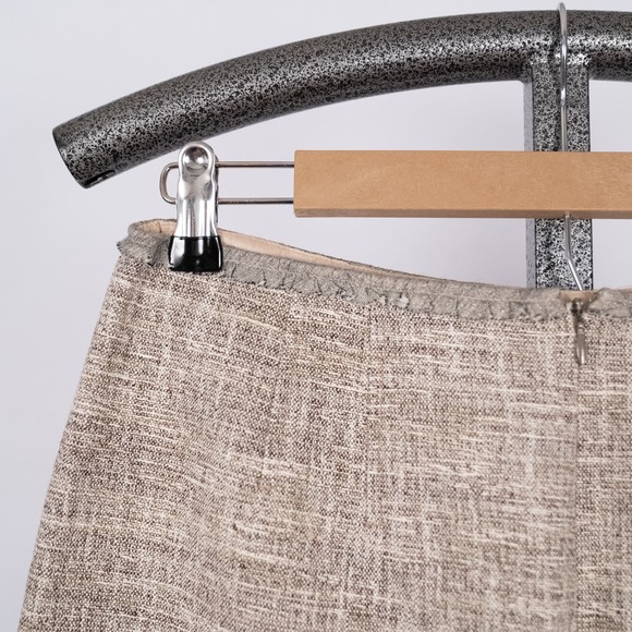 Ann Taylor Pencil Skirt Women's Size 8 Fine Italian Fabric Oatmeal Beige Neutral - Picture 3 of 5